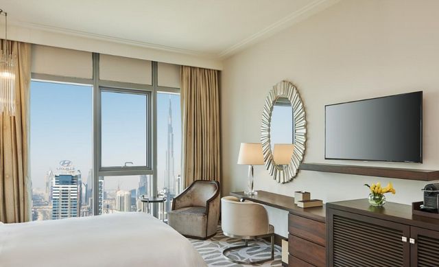 فندق هيلتون الحبتور دبي من افضل فنادق دبي للاطفال الموجودة في شارع الشيخ زايد.