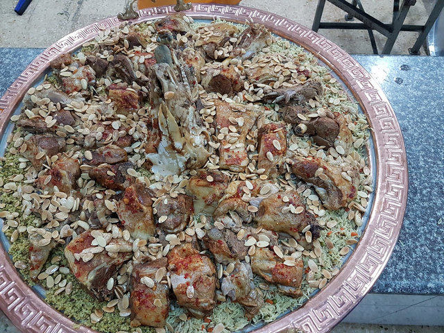 مطعم ديرة الحطب في اربد