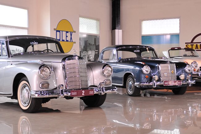 متحف الشارقة للسيارات القديمة من افضل اماكن السياحة في الامارات الشارقة