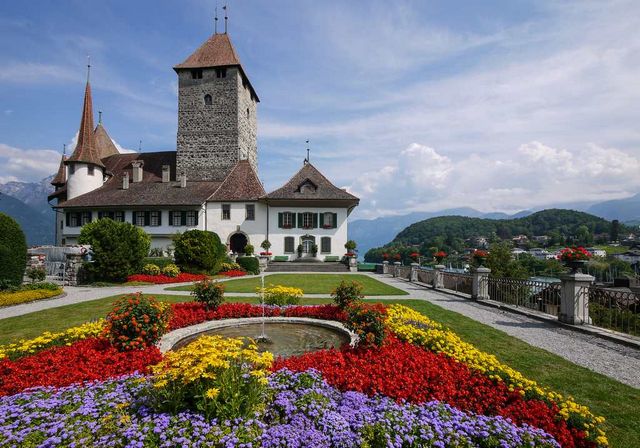 قلعة سبايز انترلاكن ، من افضل اماكن سياحية في إنترلاكن سويسرا